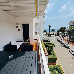 Apartamento Lujoso Piso Enfrente De Playa De Fenals, 2 Terrazas, Lloret de Mar